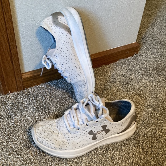 Under armor, speed form, tennis shoes - Picture 3 of 6